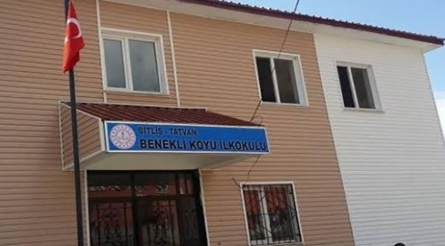 Bitlis'te Bir Köy Okulu Karantinaya Alındı 