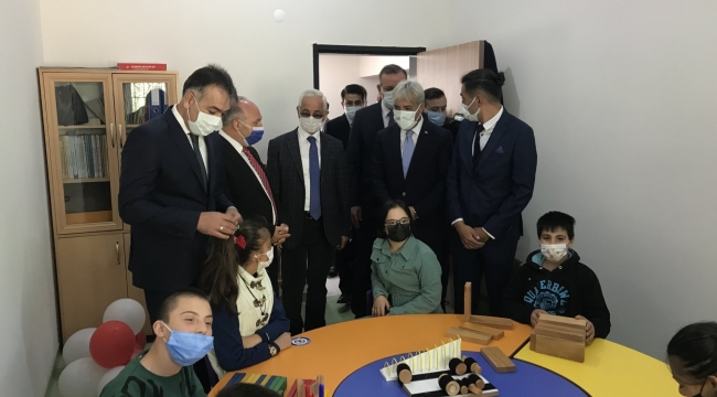 Ahlat'ta Hayırsever İş İnsanı Tarafından Özel Eğitim Okulu Törenle Açıldı 