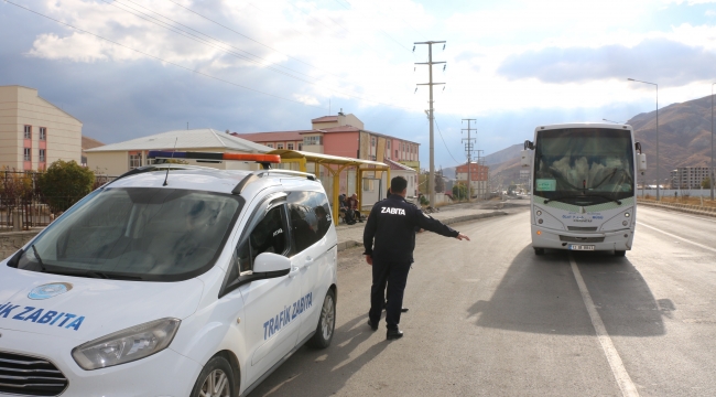 Bitlis'te Zabıtalar Halk Otobüslerini Denetledi