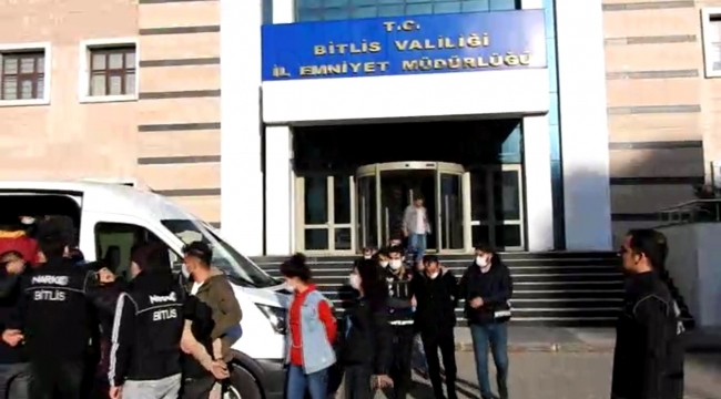 Bitlis'te Narkotik Operasyonu! 9 Gözaltı