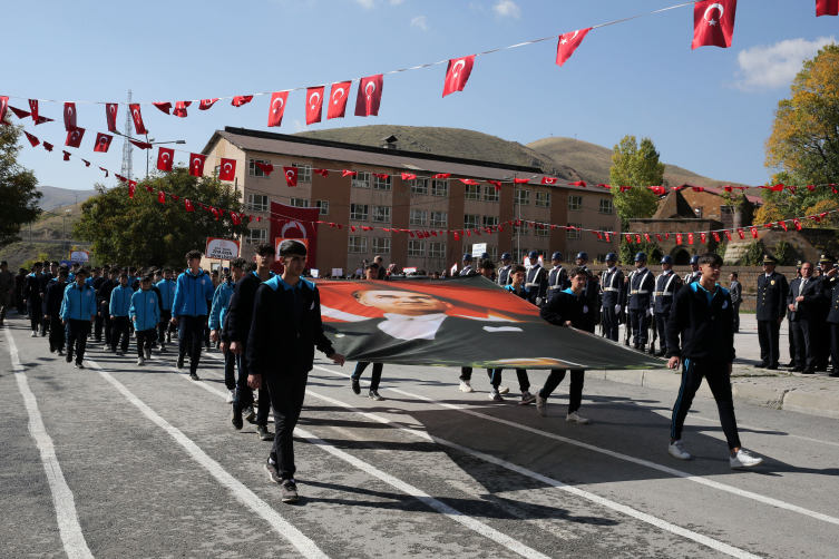 Bitlis'te 29 Ekim Cumhuriyet Bayramı Kutlamaları Düzenlendi