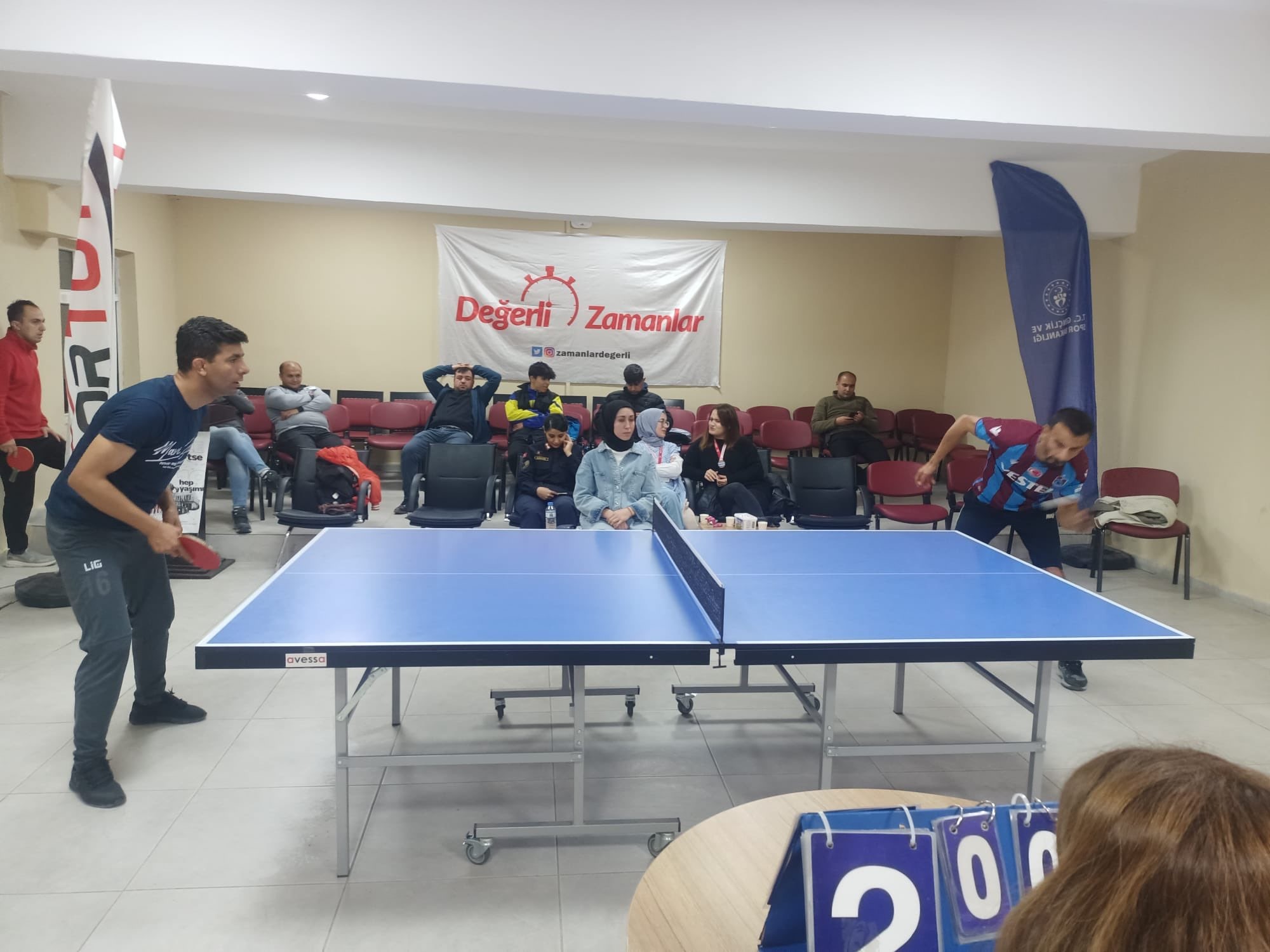 Ağrı'nın Hamur ilçesinde 24 Kasım Öğretmenler Günü dolayısıyla masa tenisi ve satranç turnuvaları düzenlendi.