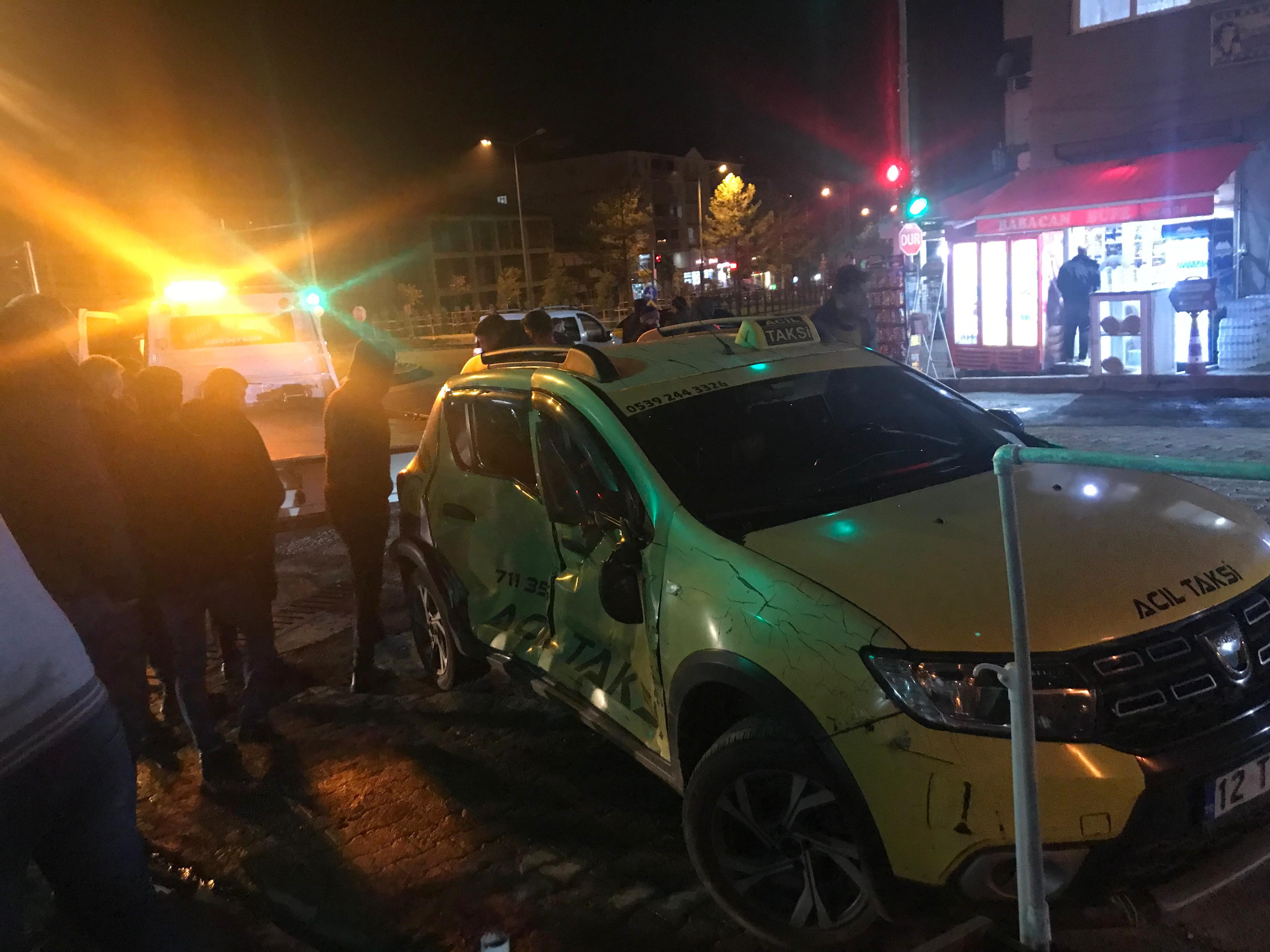 Bingöl Solhan'da maddi hasarlı trafik kazası meydana geldi 