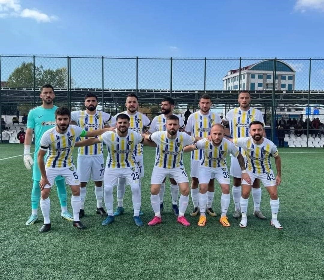Bitlis Özgüzelderespor, deplasmanda karşılaştığı Diyarbakırspor'u 2-1 yendi.