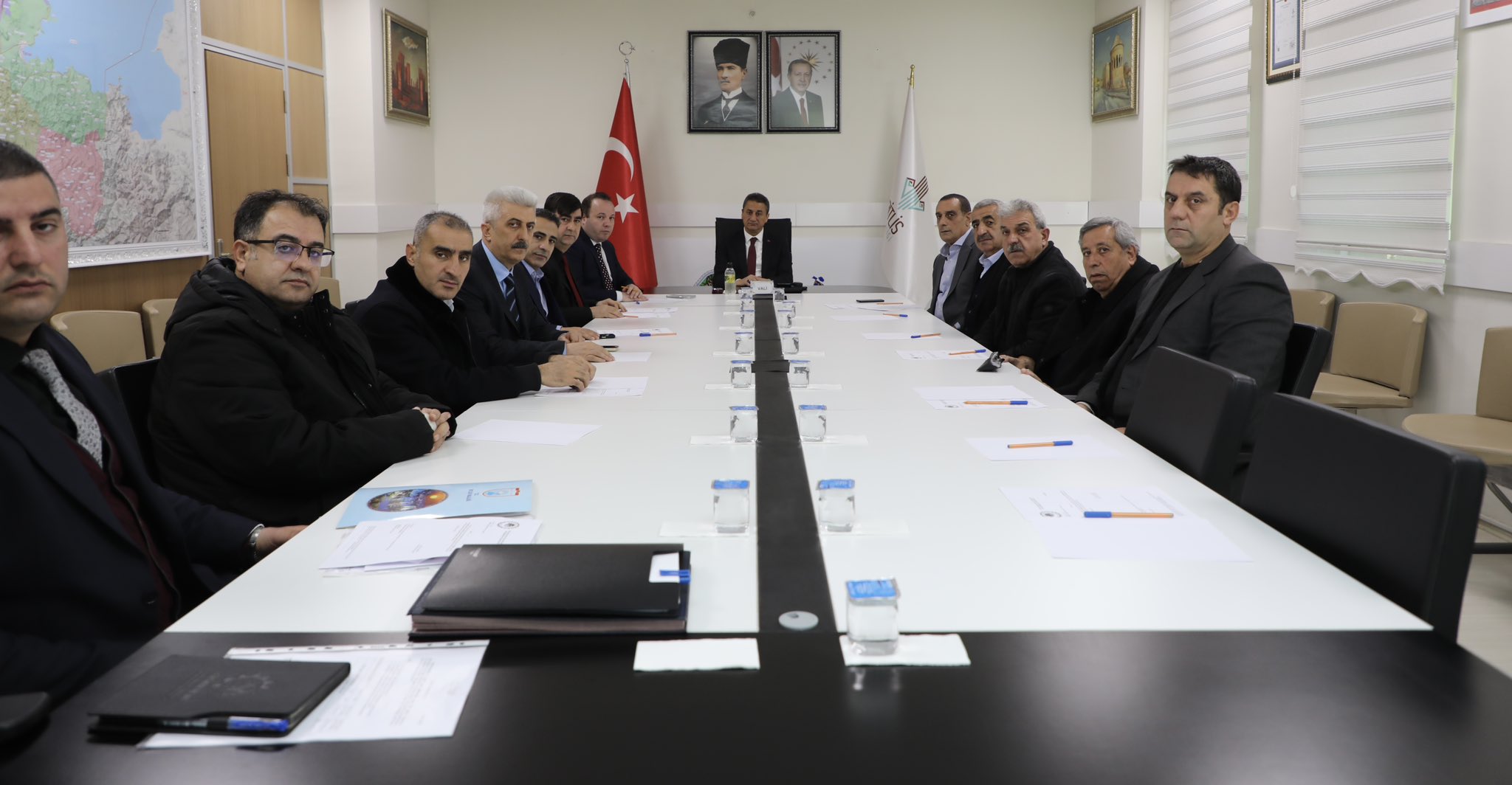 Bitlis Valisi Karaömeroğlu Başkanlığında 2023 yılı son OSB toplantısı gerçekleşti 