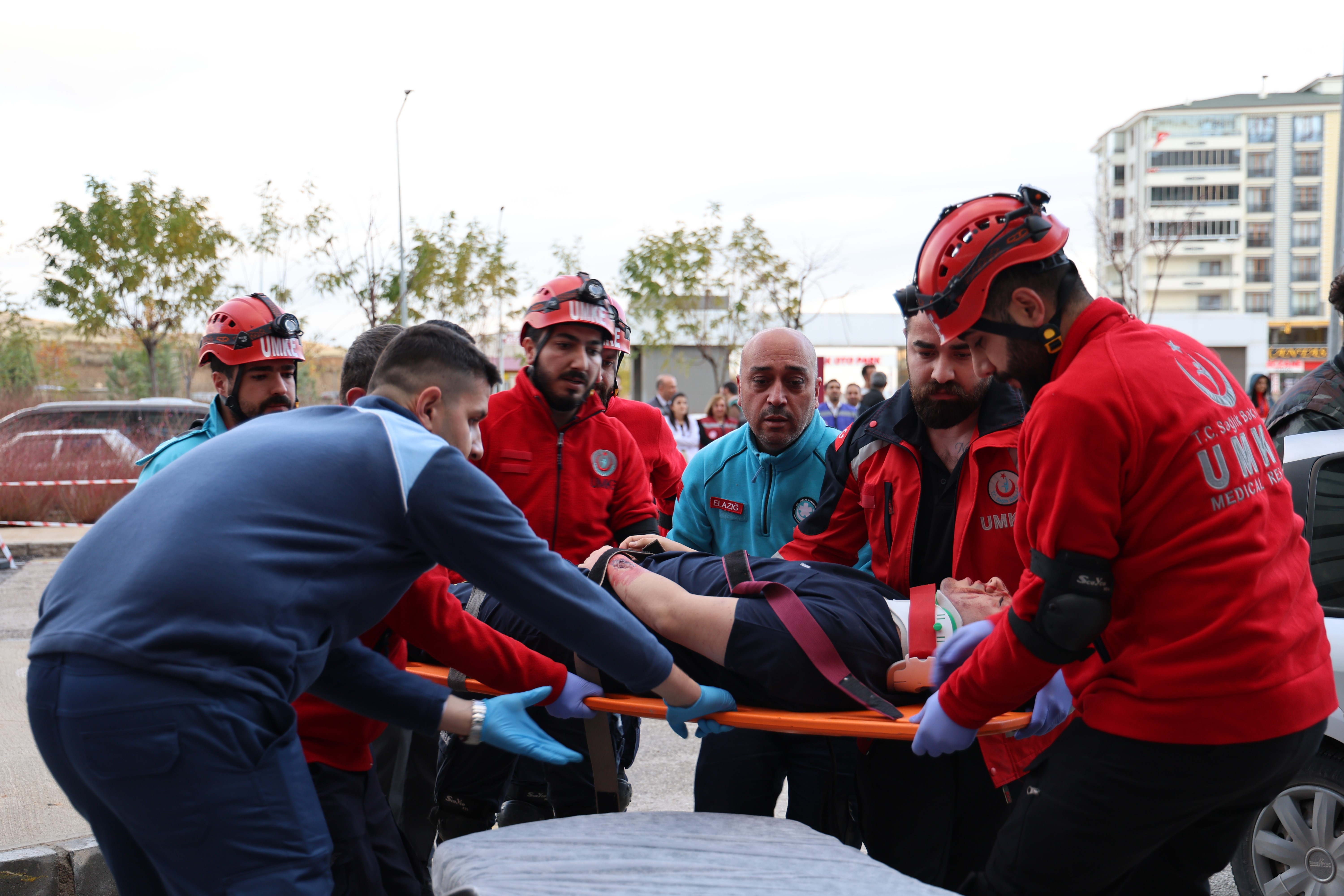 Elazığ Fethi Sekin Şehir Hastanesinde deprem tatbikatı yapıldı 