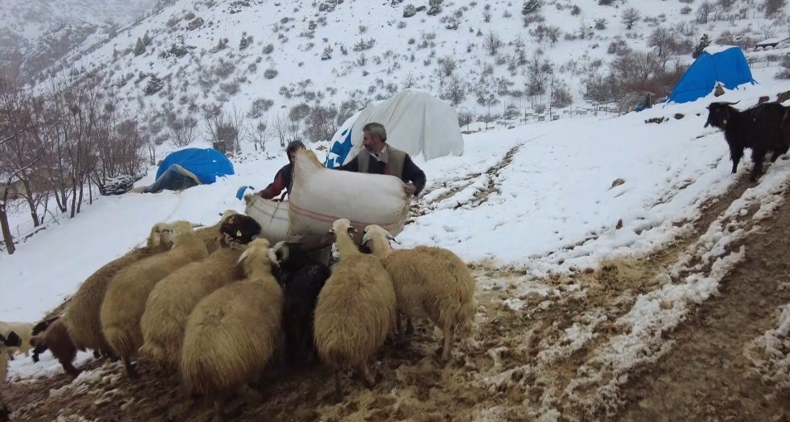 Erzincan'ın köylerinde kış mesaisi başladı
