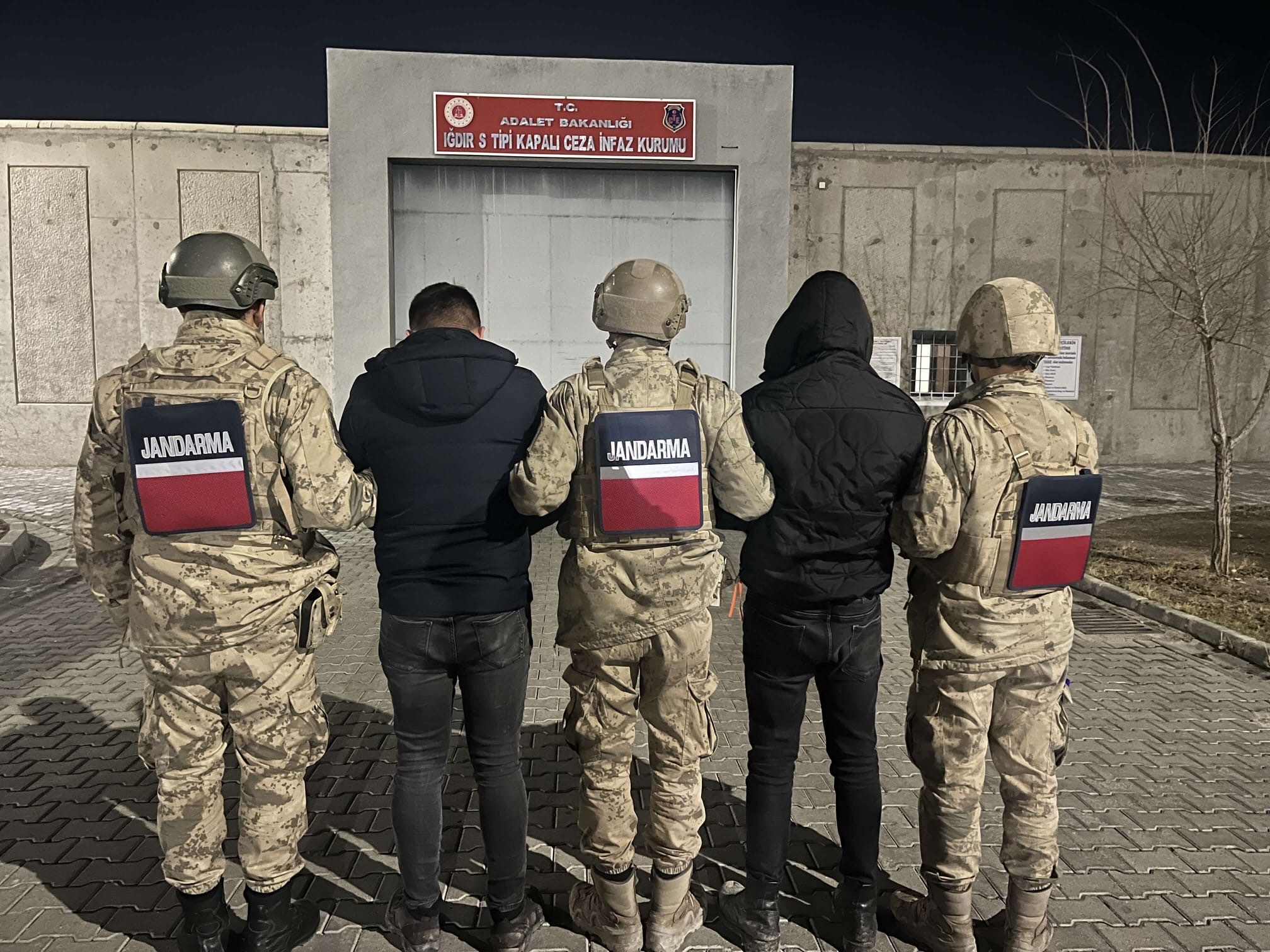 Iğdır'da kaçak göçmen operasyonu 