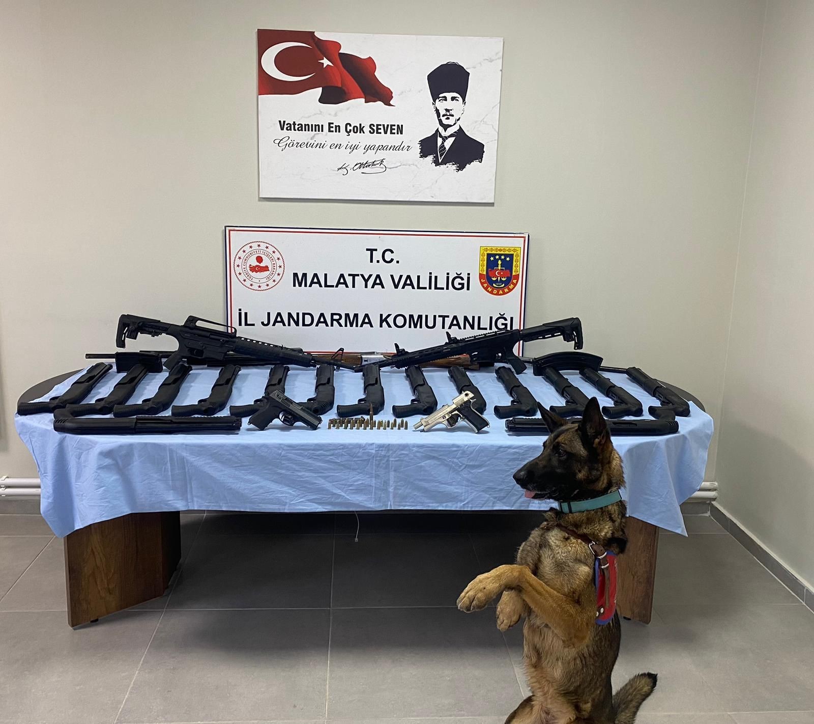 Malatya'da kaçak silah operasyonu: 3 gözaltı