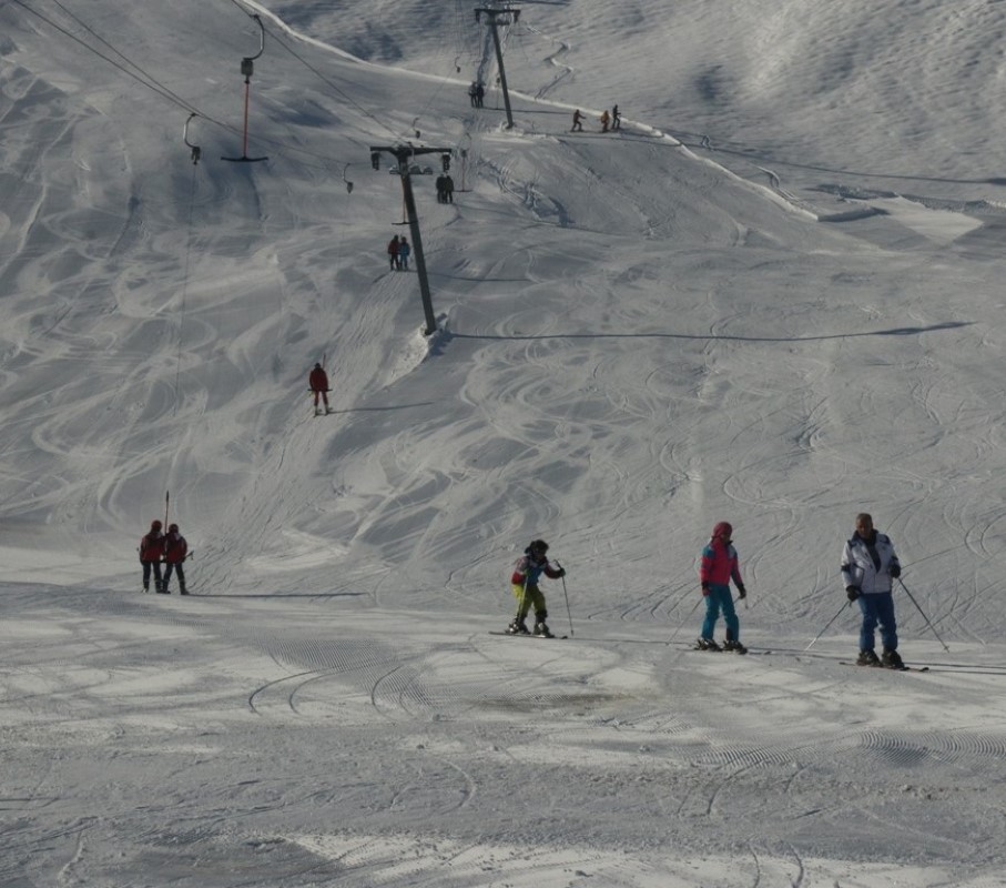 Bitlis'teki kayak tesisi yarıyıl tatilinde dolup taştı