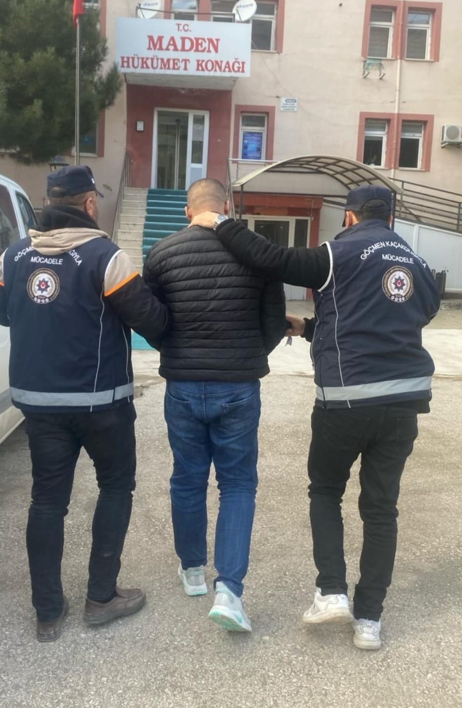 Elazığ'da göçmen kaçakçılığı yapan şüpheli tutuklandı