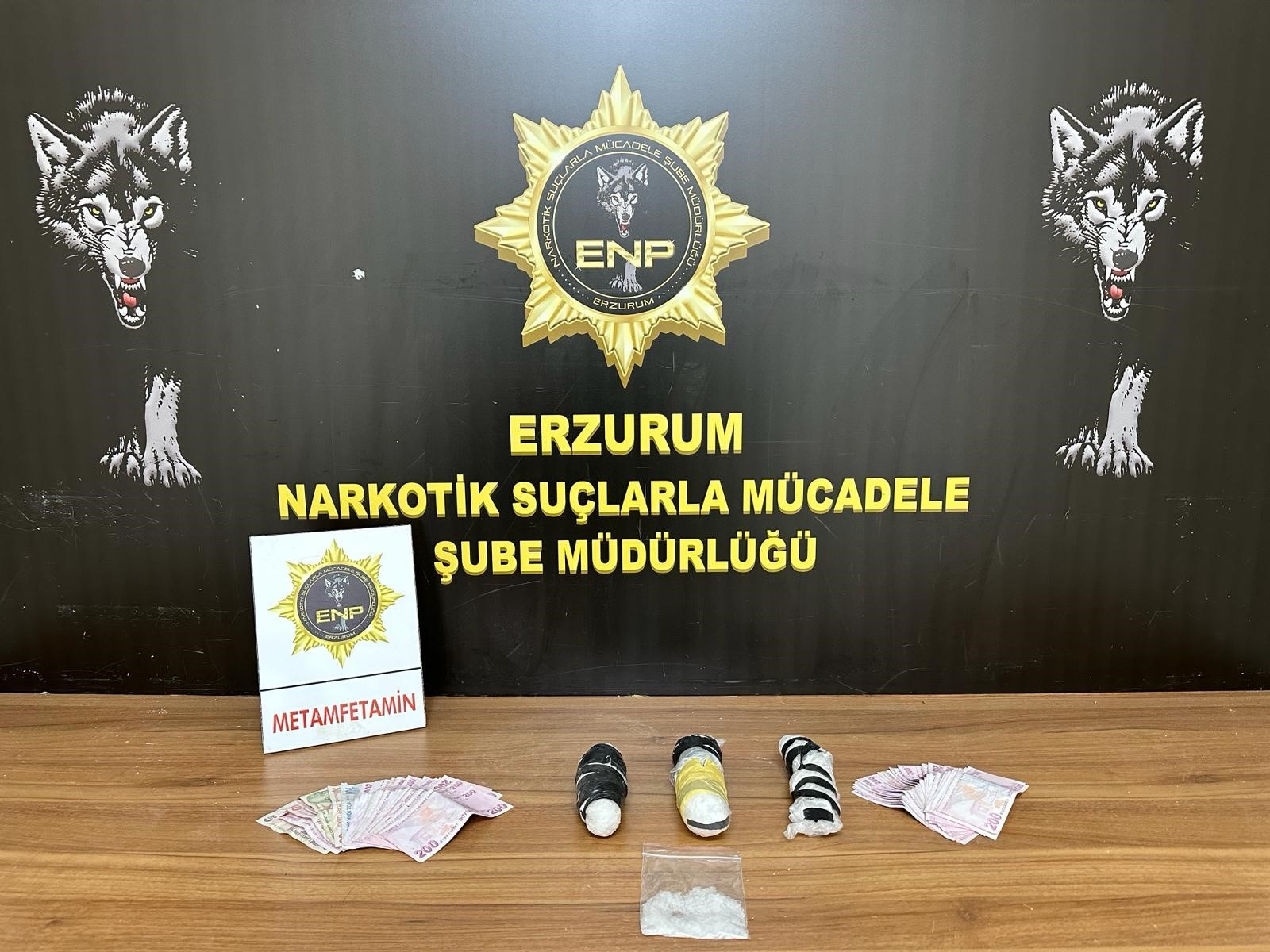 Erzurum'da 825,93 gram metamfetamin ele geçirildi