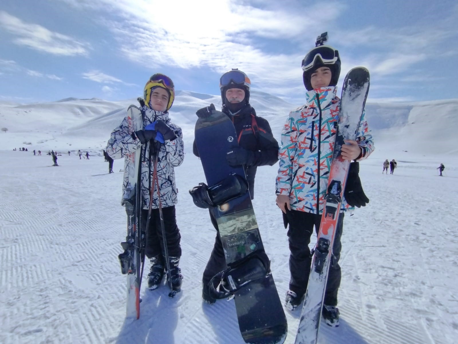 Hesarek'te sezon açıldı, ara tatili fırsat bilenler kayak merkezine akın etti