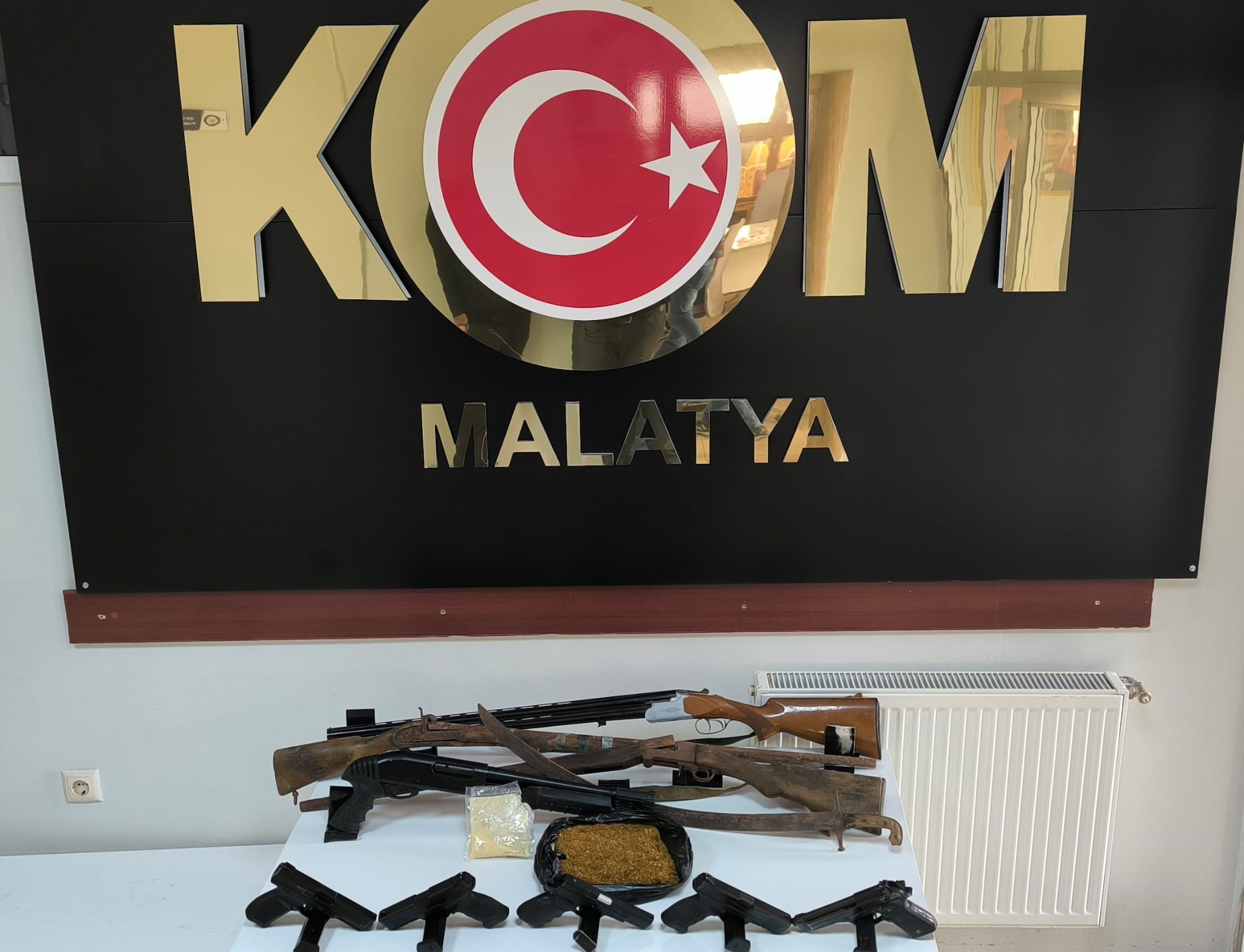 Malatya'da silah operasyonu: 2 gözaltı